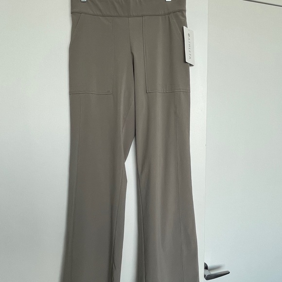 Athleta Chelsea Cargo Wide Leg Pant gray. Size 2. NWT - Picture 4 of 8